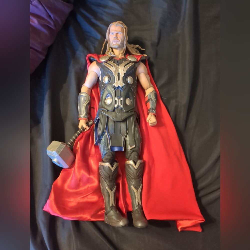 Neca Marvel 18" 45cm Thor The Dark World 1/4 Scale Action Figure